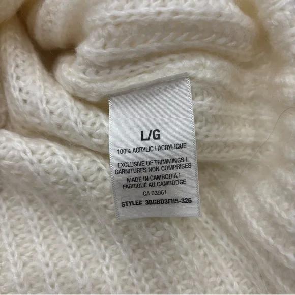 Cozy Cream Turtleneck Sweater - Picture 7 of 10